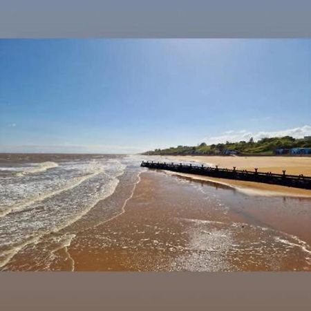 Modern 3 Bedroom Caravan Near The Beach Walton-on-the-Naze Exteriér fotografie