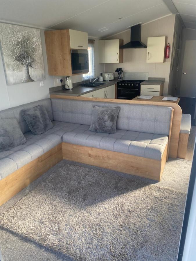 Modern 3 Bedroom Caravan Near The Beach Walton-on-the-Naze Exteriér fotografie